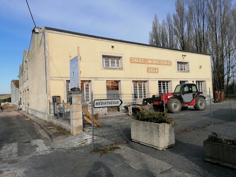 Travaux rénovation salle 1954 Thénac 17